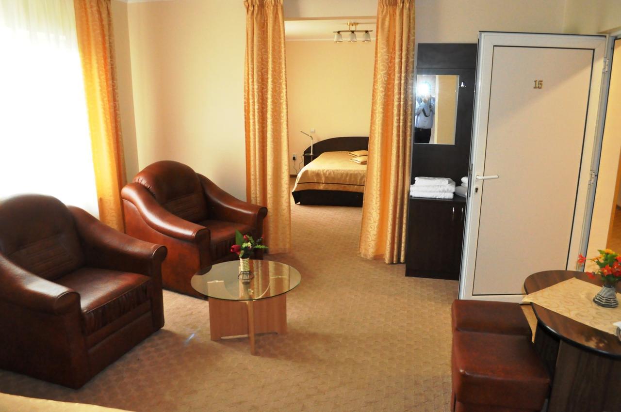 Hotel Andrei Cimpia Turzii Exterior photo