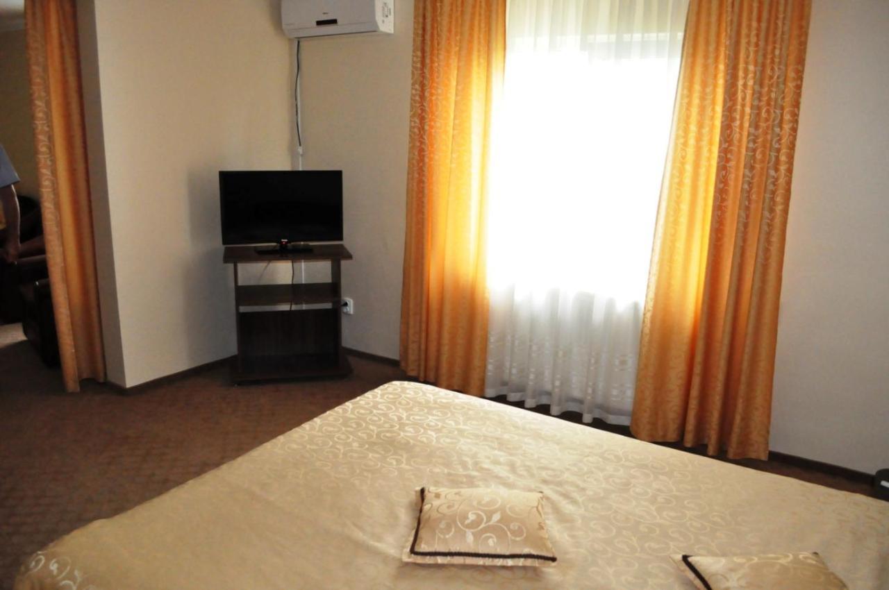 Hotel Andrei Cimpia Turzii Exterior photo