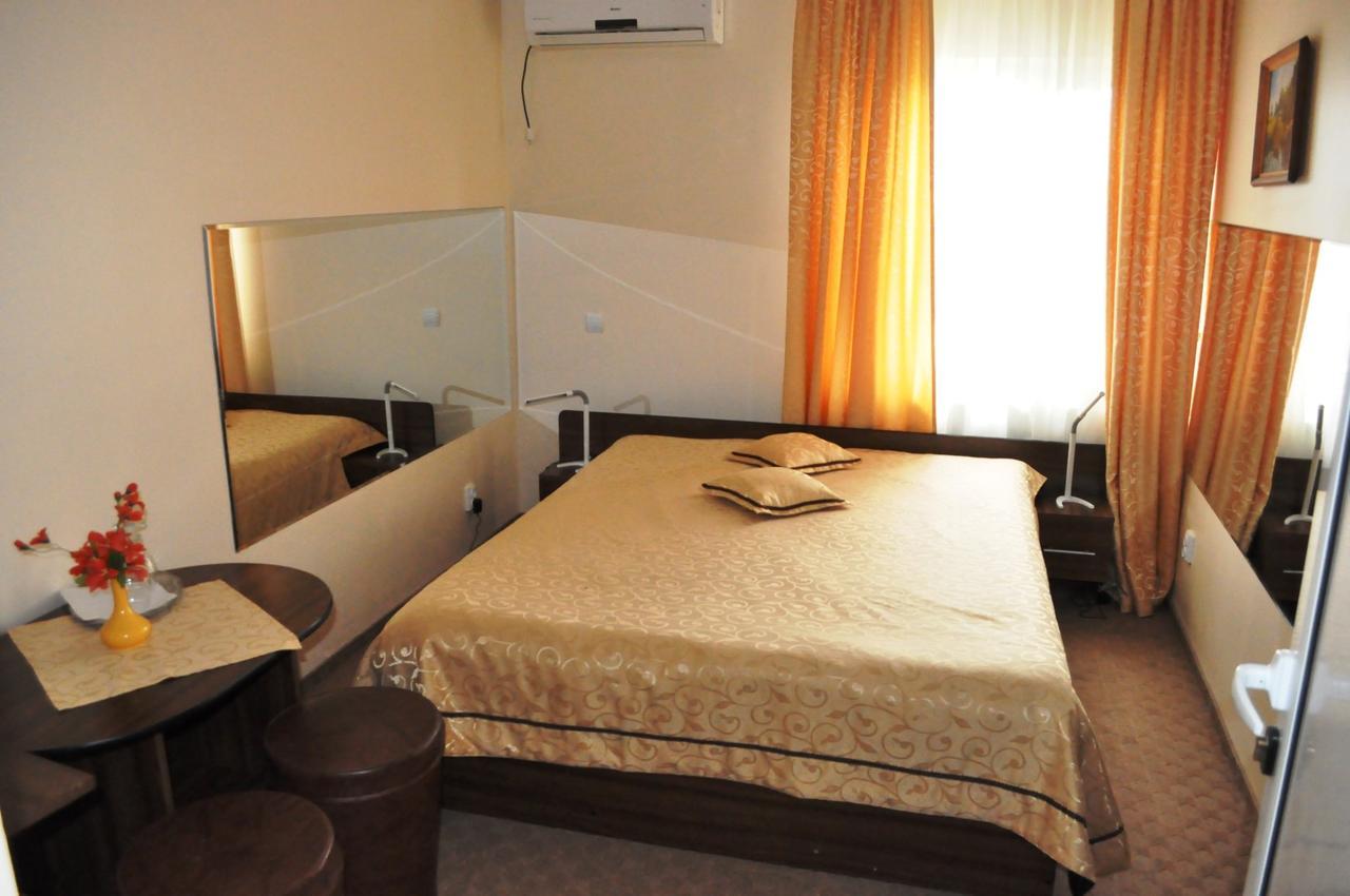 Hotel Andrei Cimpia Turzii Exterior photo